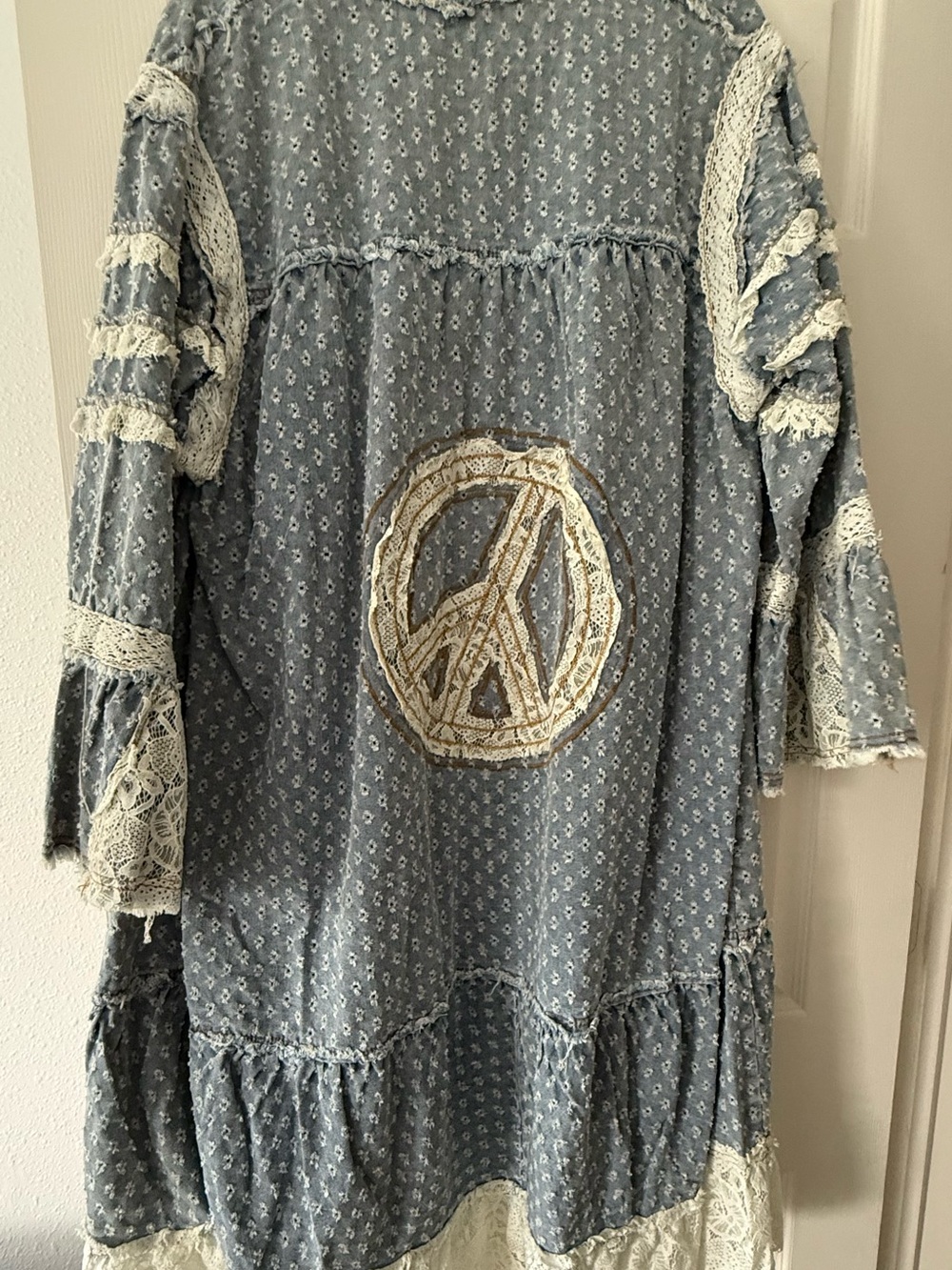 POL Embroidered Peace Sign Patchwork Duster - Dusty Blue with Cream Lace - Picture 2 of 3
